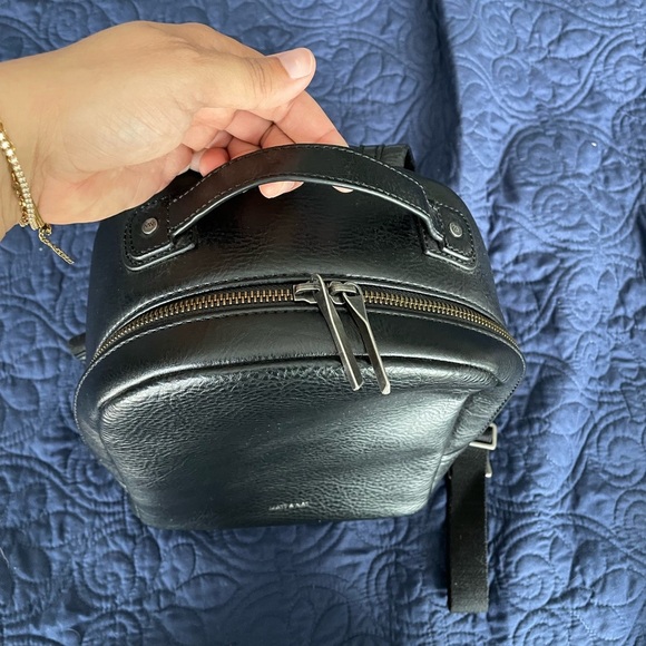 Matt & Nat Olly Vegan Bag Purity in Black mini backpack - Picture 7 of 11